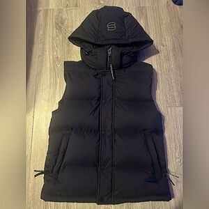 Women’s Black Aritzia Puffer Vest - XS